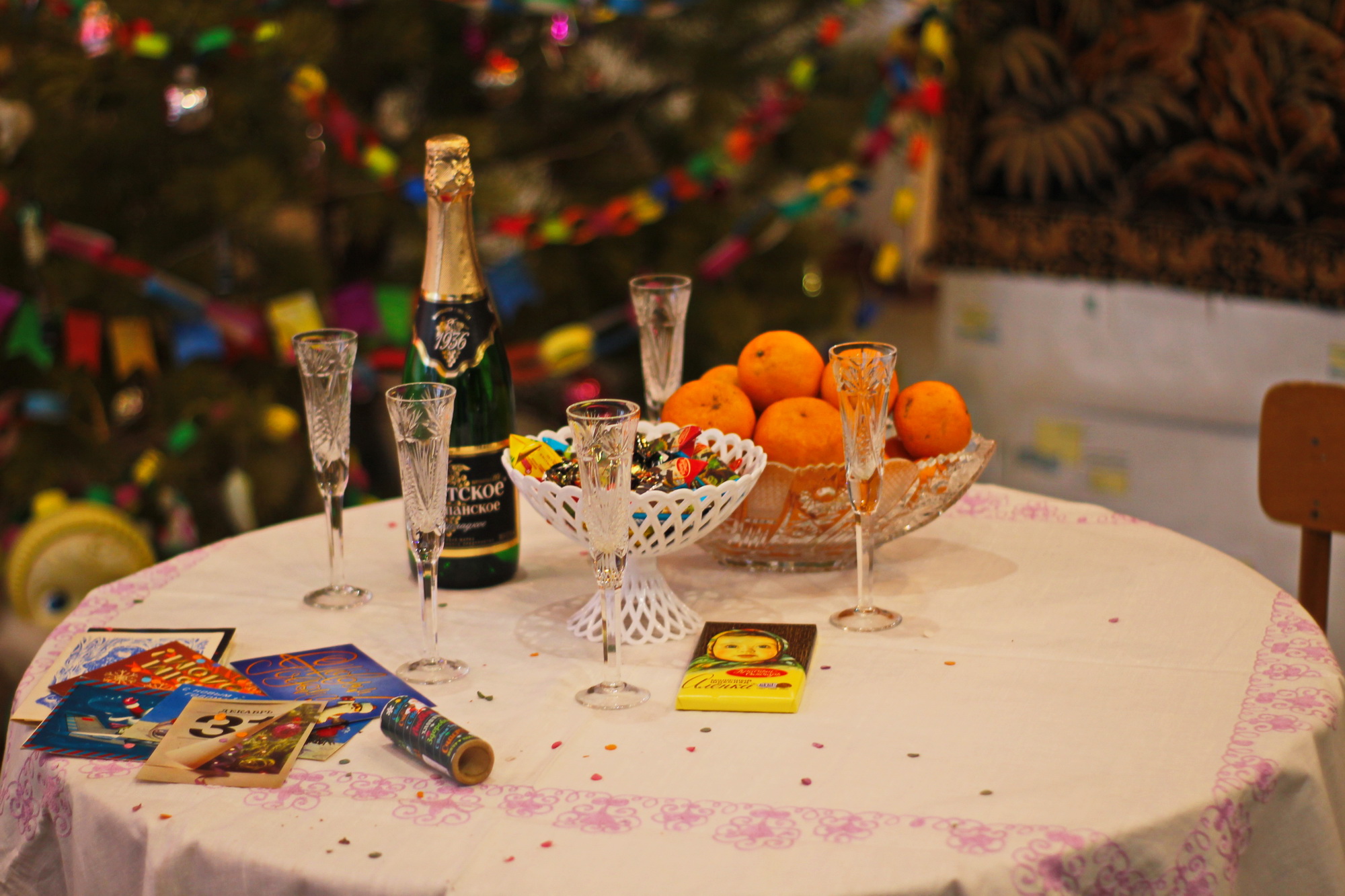 Новогодний стол в стиле ретро