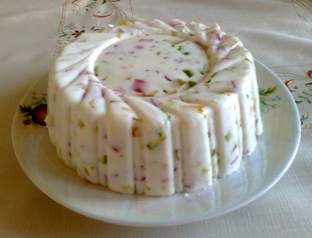 Торт без выпечки с желатином и сметаной