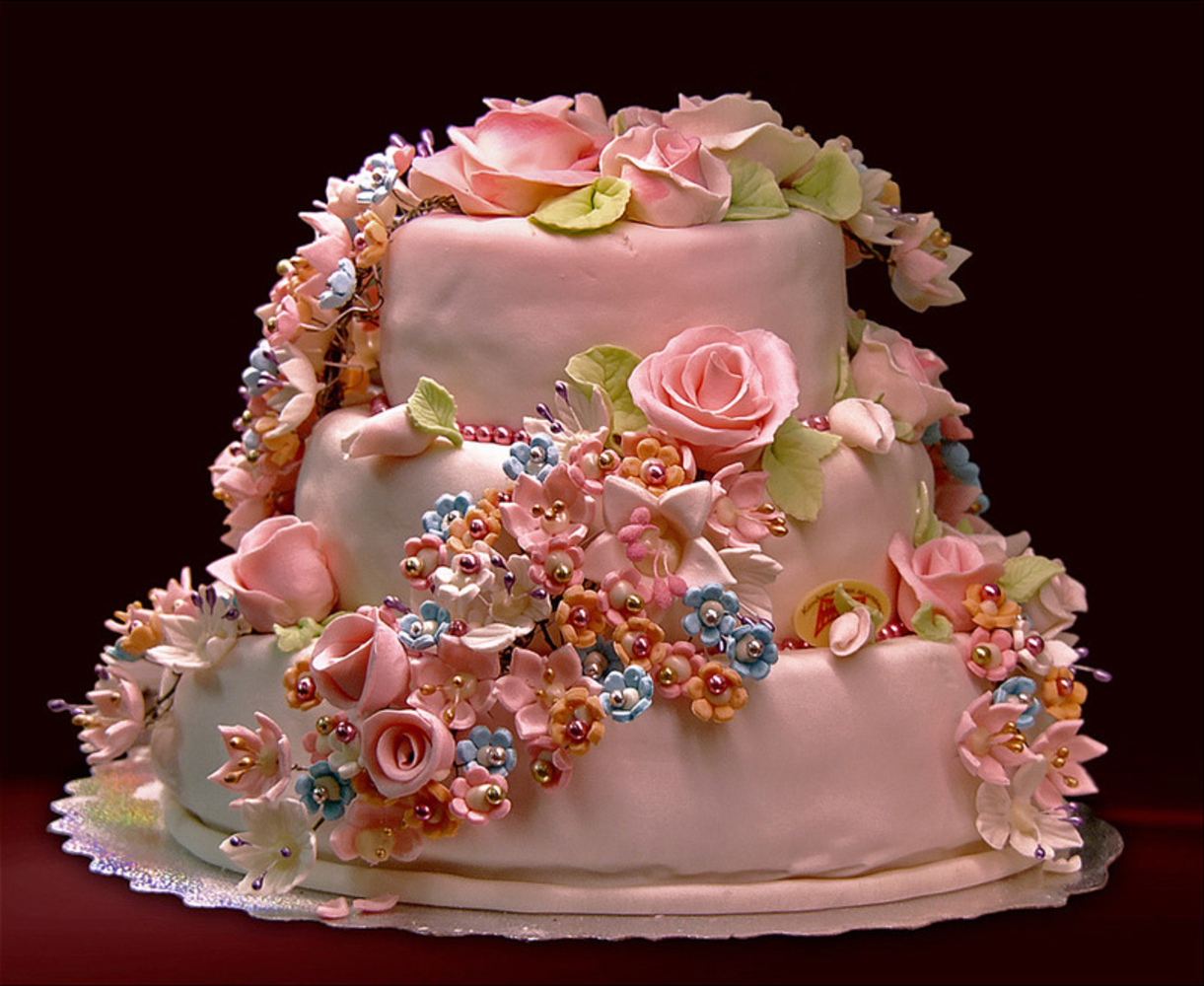 Инструмент красивее торты газопровод. Красивые торты. Шикарный торт. Шикарный торт на день рождения. Красивые тортики на день рождения.