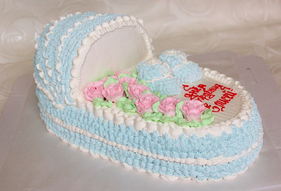 Торт для новорожденной девочки из крема
