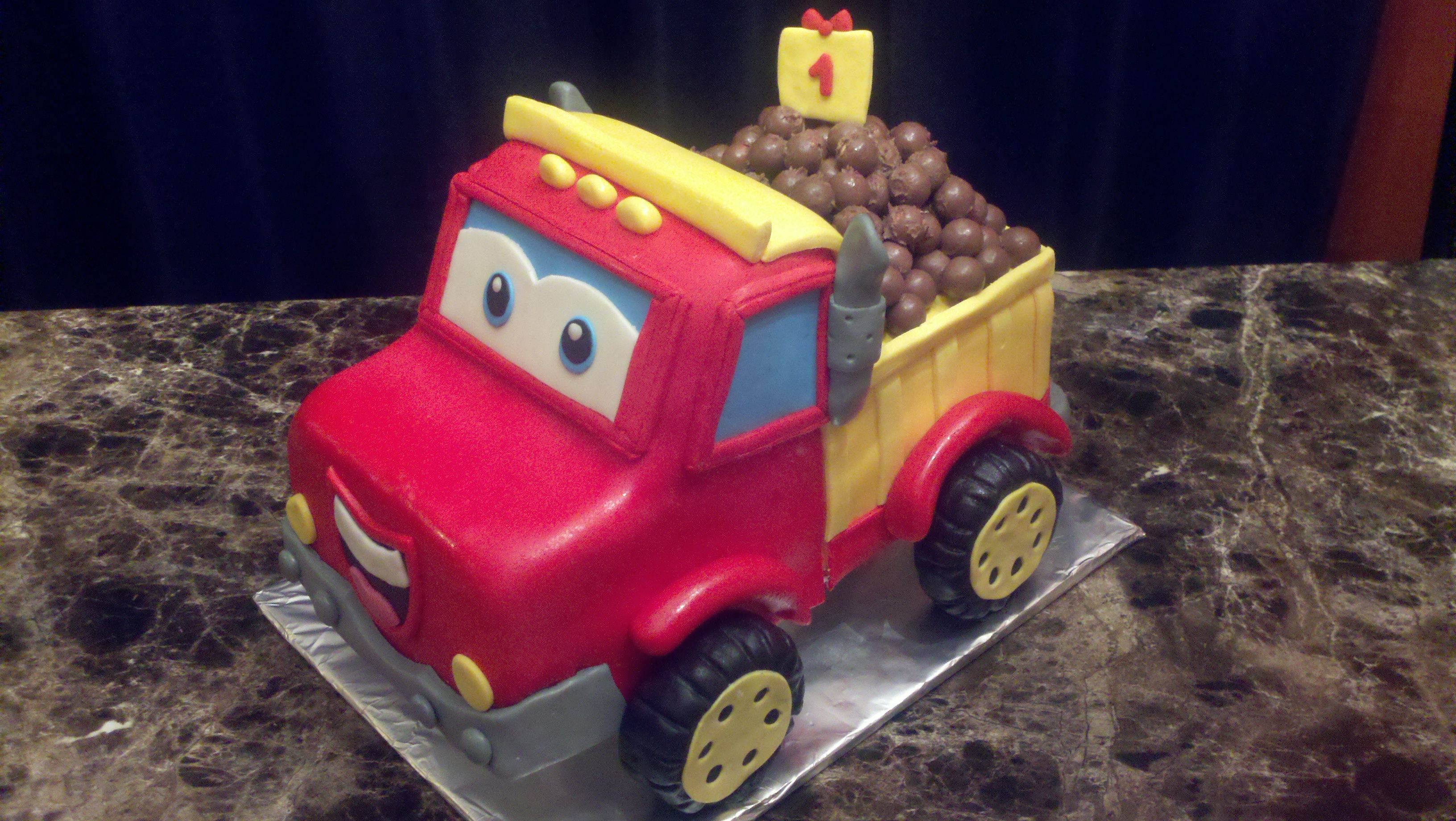 Детский торт с грузовиком