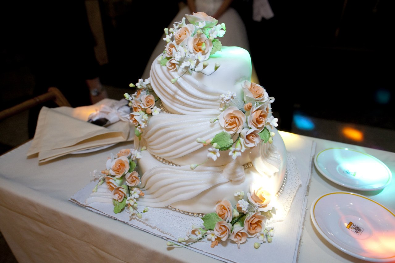 Готовый свадебный торт в москве