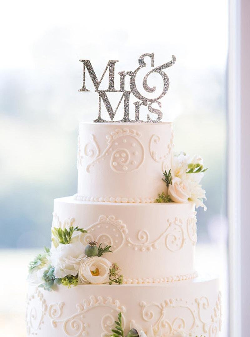 Фото свадебных тортов с именами