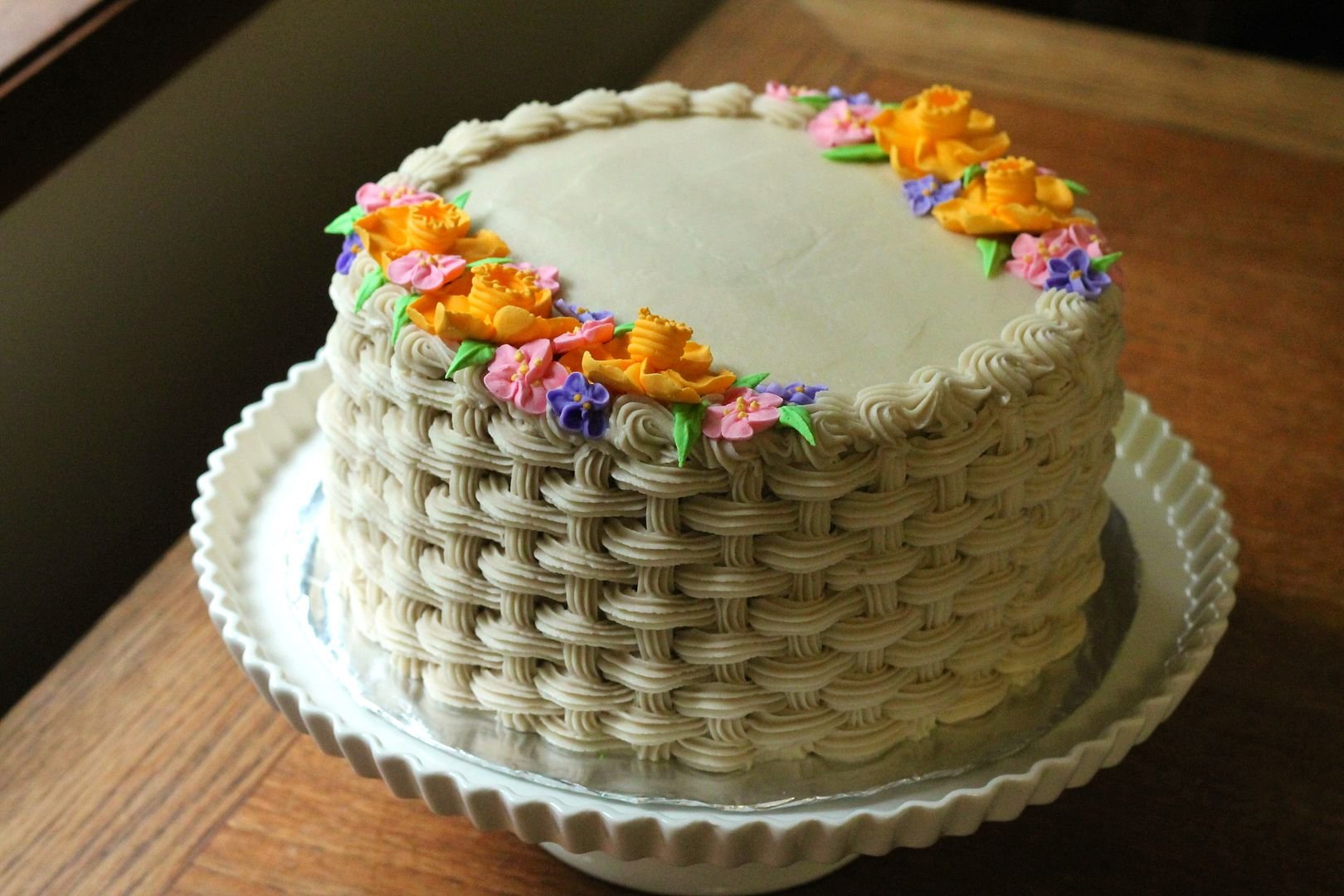 Как украсить косичкой торт