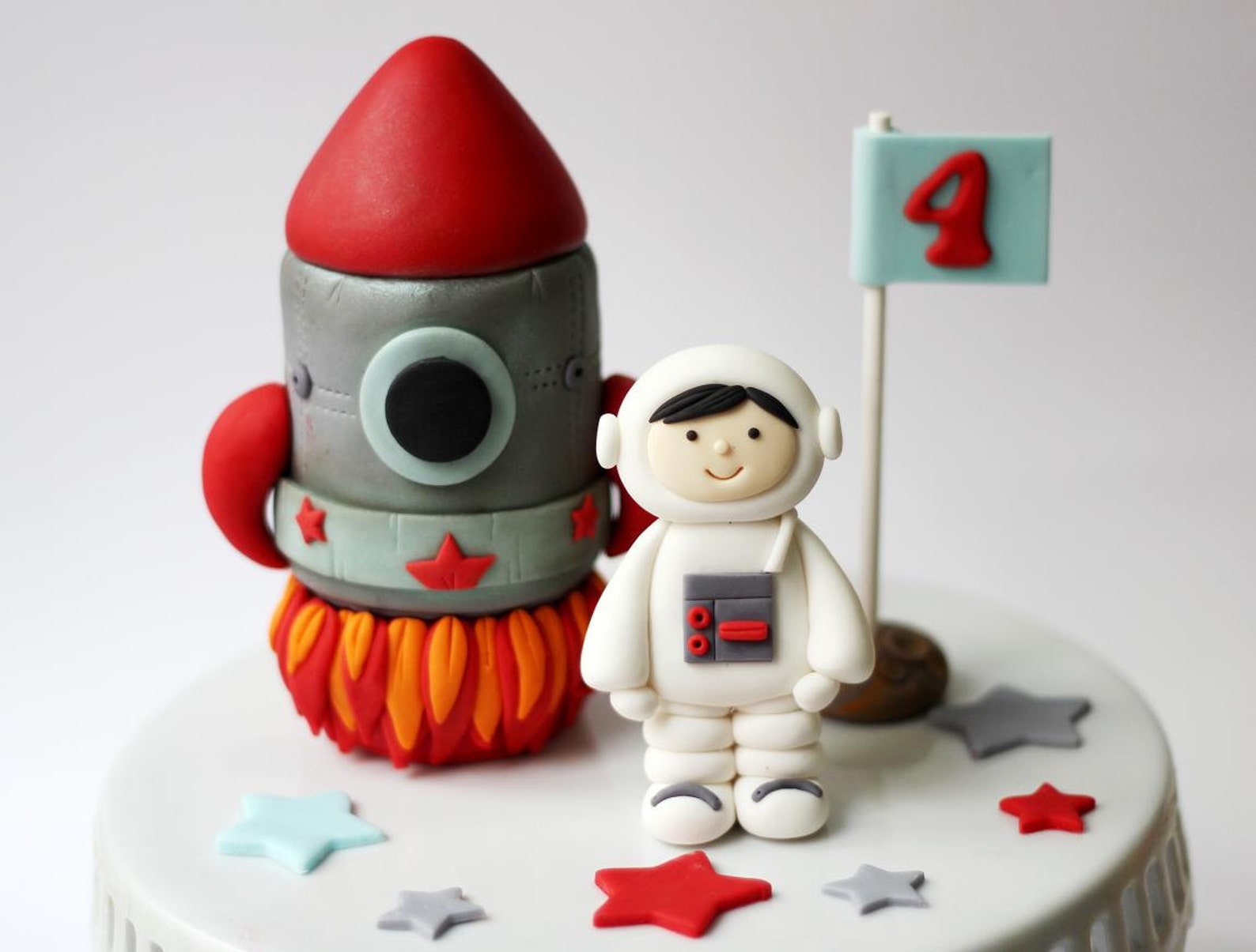 Торт с космонавтом