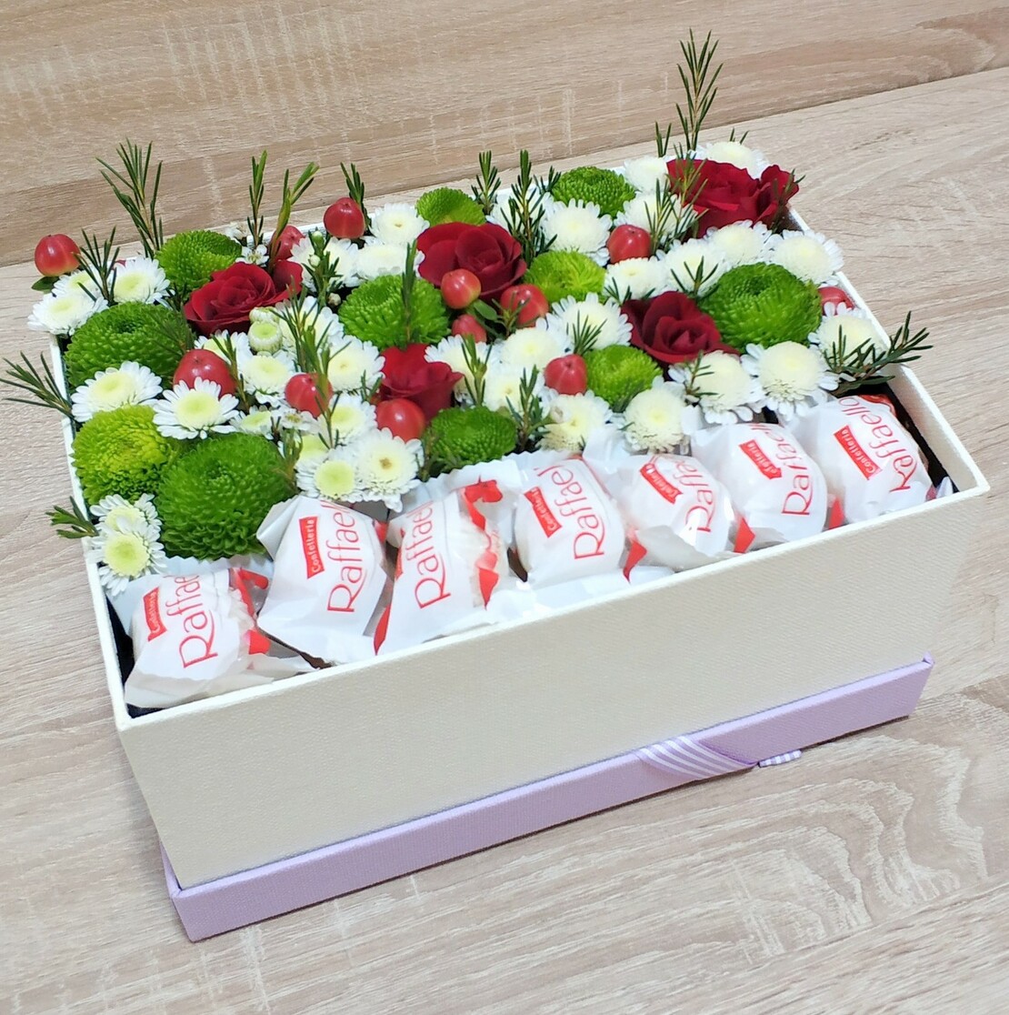 Коробка цветов с Рафаэлло