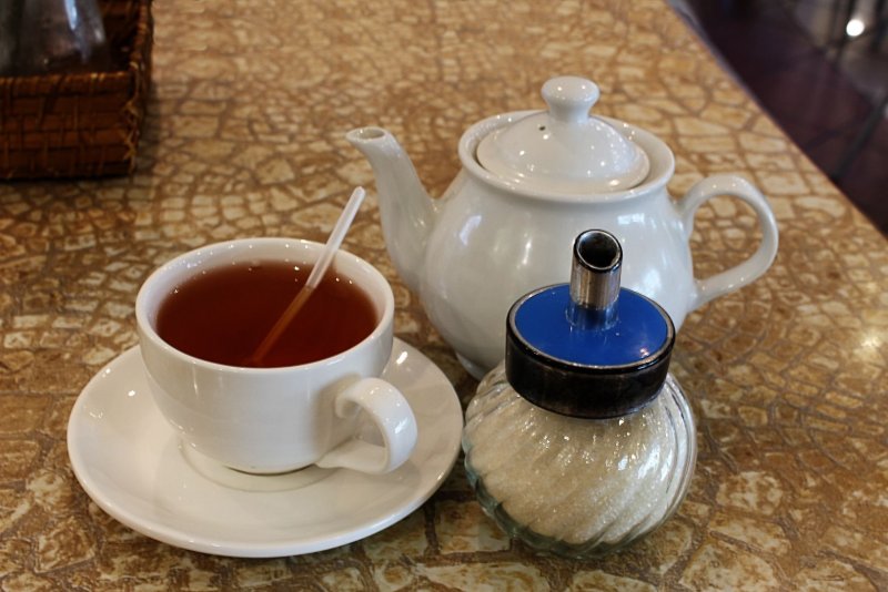 Кружка чая на столе