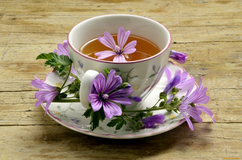 Чашка чая с цветами