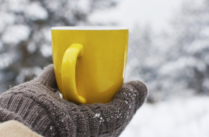 Желтая Кружка кофе зима
