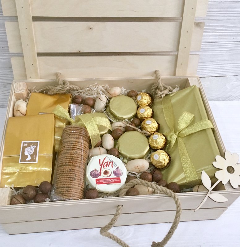 Подарочные коробки с орехами
