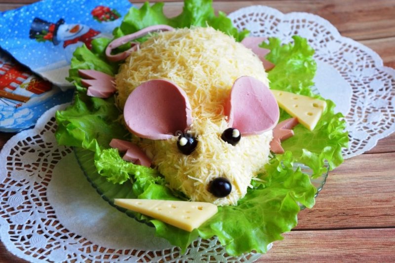 Салат в виде мышки