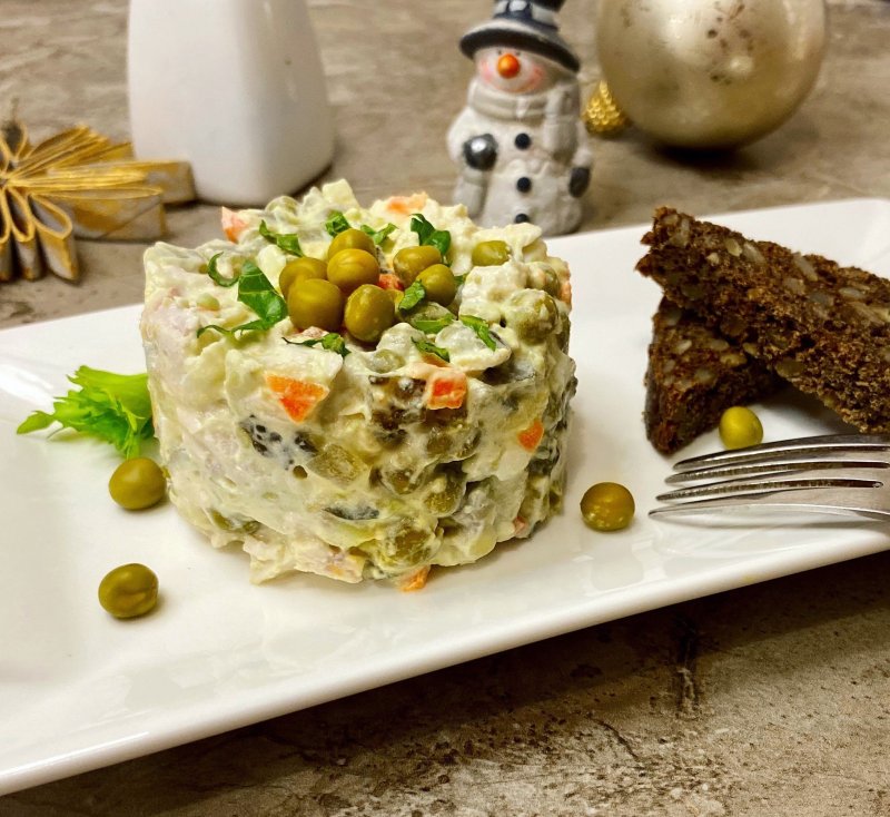 Салат салат "Оливье с мясом"