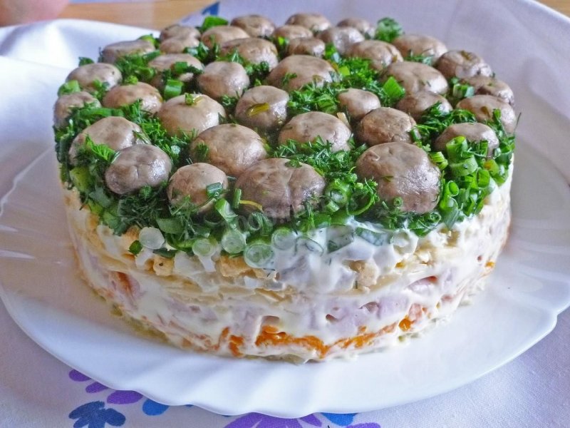 Грибной торт салат