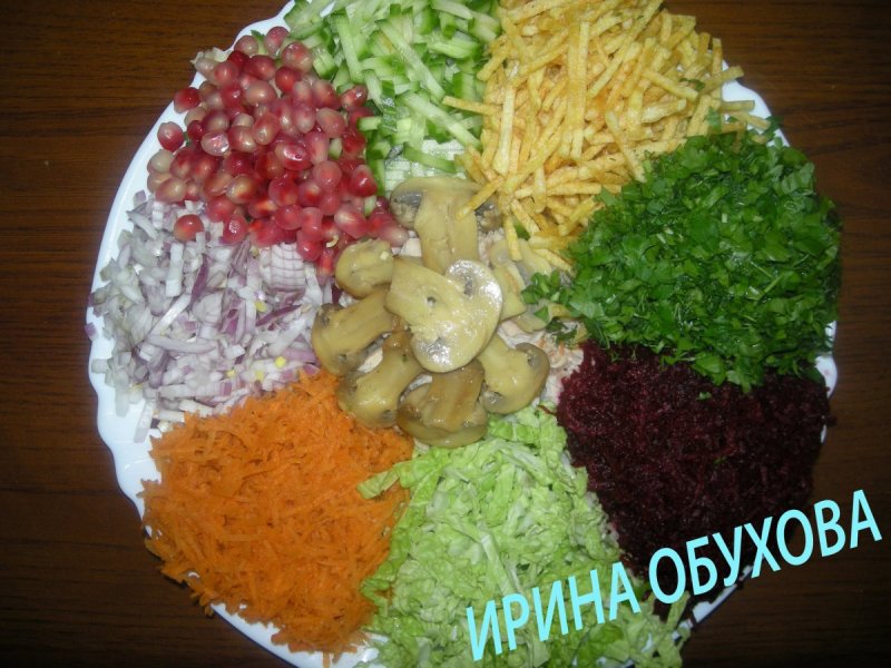 Салат светофор с болгарским перцем и курицей