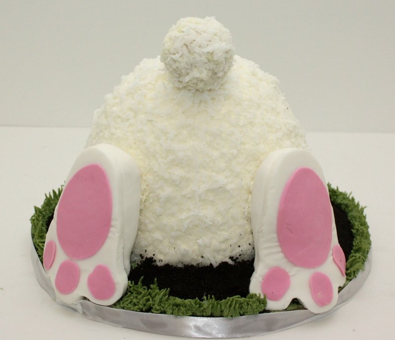 Торт с кроликом