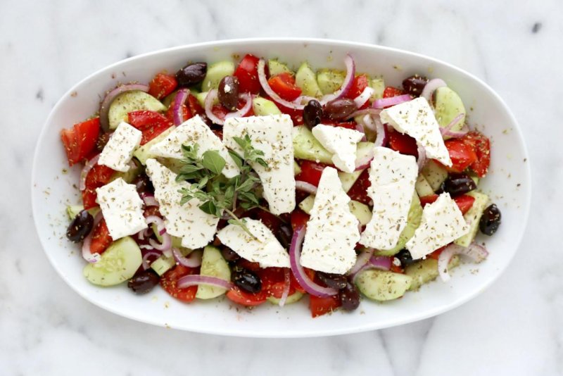 Греческий салат классический пошаговый