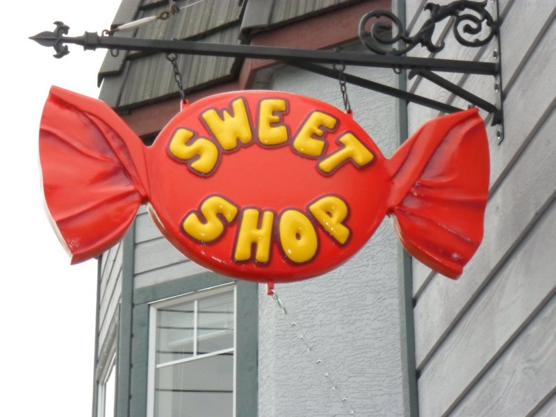 Лавка сладостей логотип