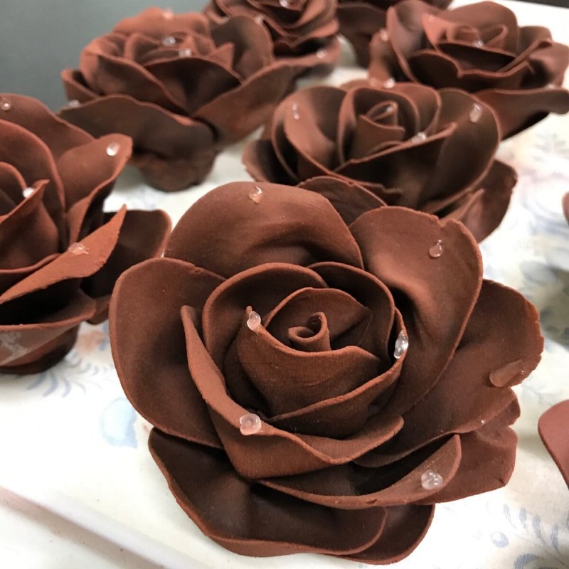 Сердце из шоколадных роз