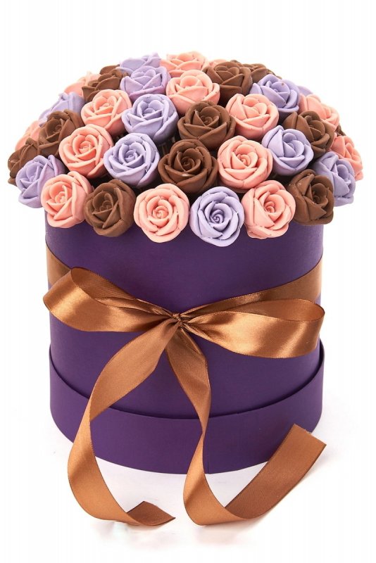 Шоколадные розы в коробке