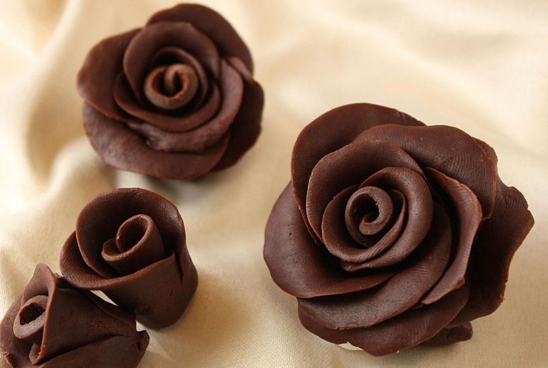 Шоколадная роза в упаковке
