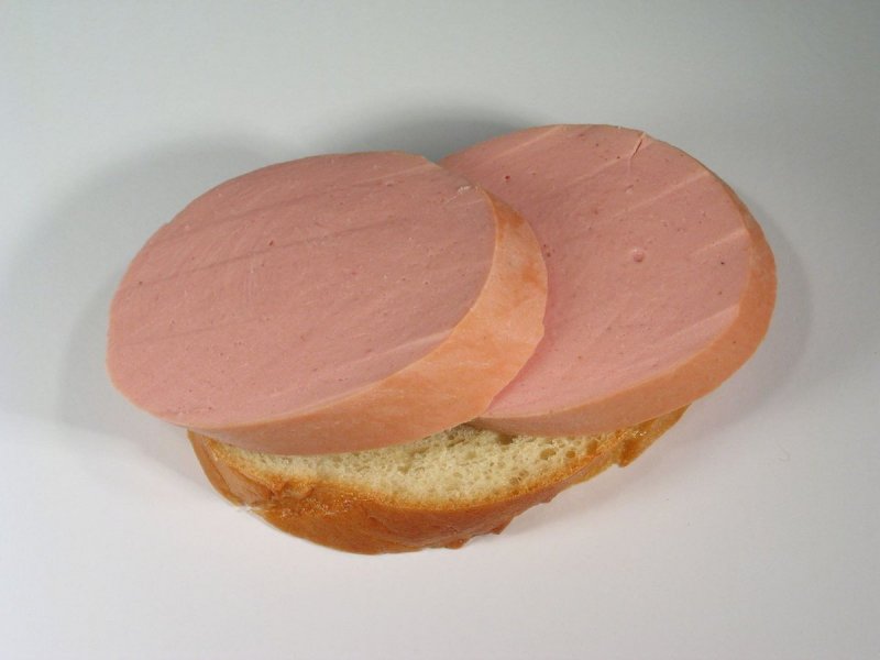 Бутерброды с колбасой на завтрак