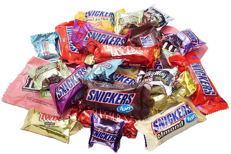 Шоколадные батончики snickers Minis