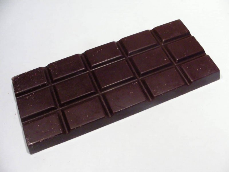 Горький шоколад дольками