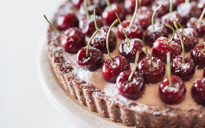 Торт шоколадно-вишневый Dessert Fantasy