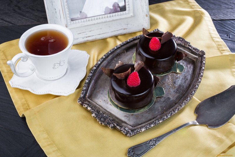 Десерты в шоколадных чашечках