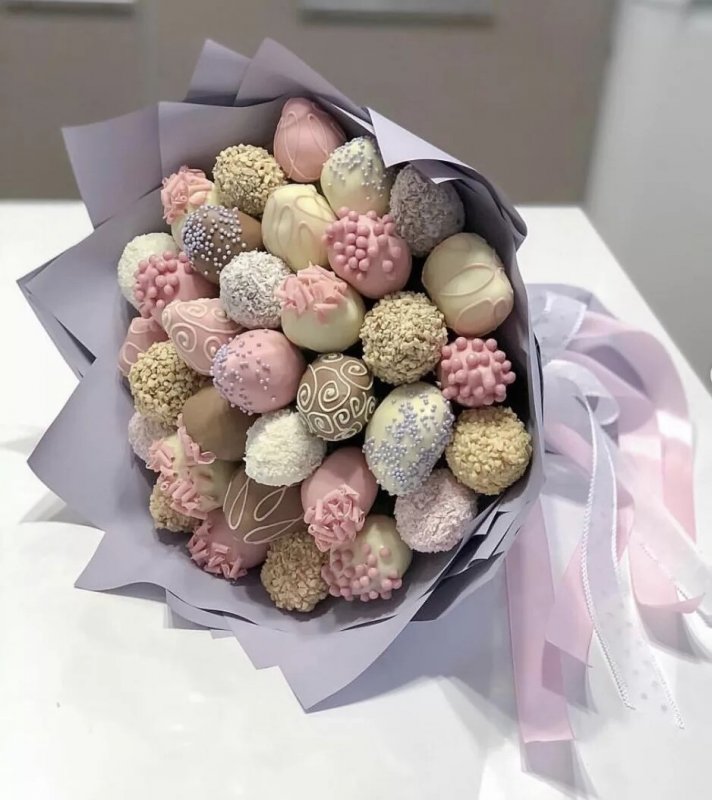 Шоколадный букет с цветами