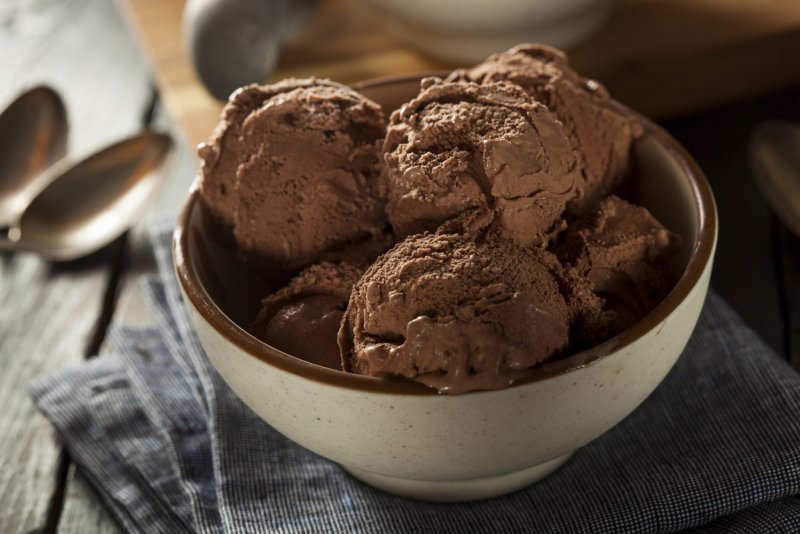 Шоколадное мороженое с шоколадной крошкой