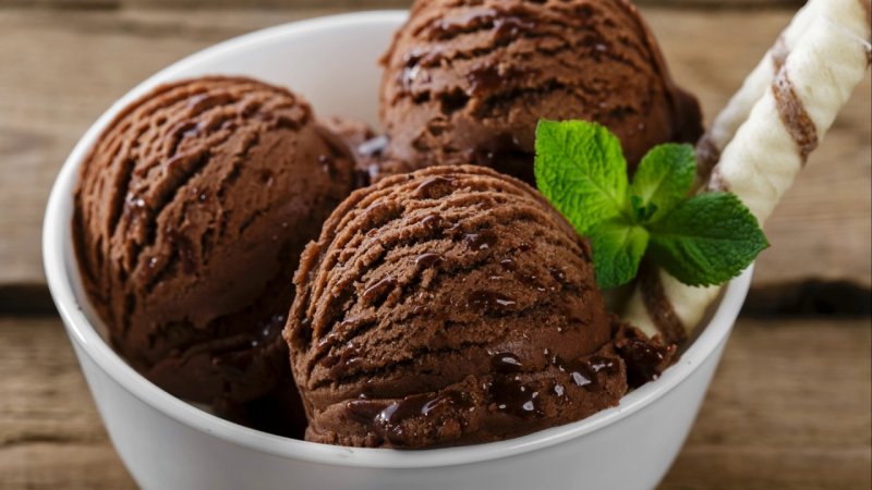 Шоколадно ореховое мороженое